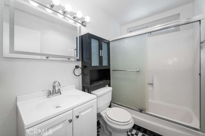 15225 Santa Gertrudes Avenue P101