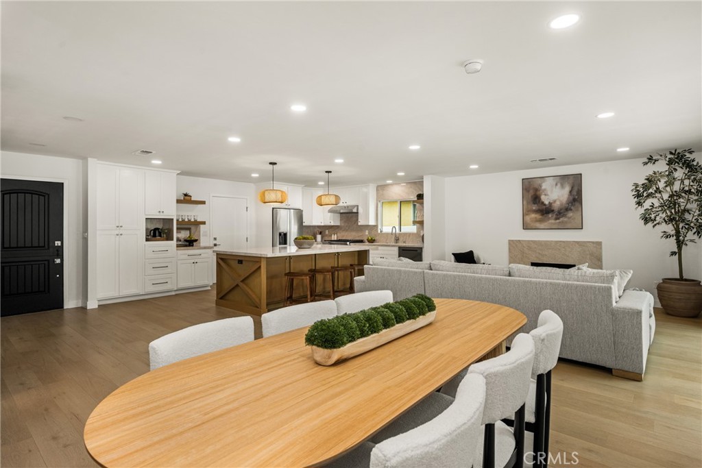 3721 La Colmena Way