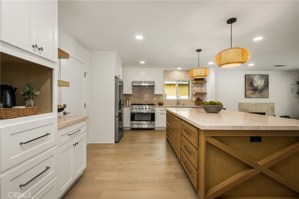 3721 La Colmena Way
