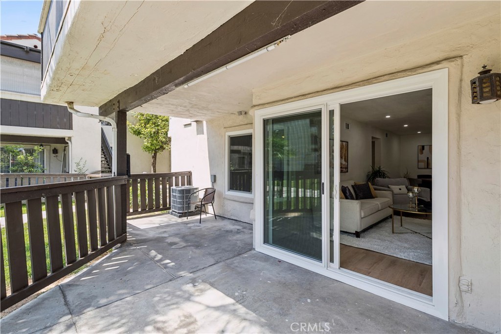 1933 W Houston