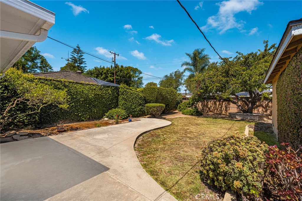 2687 Riverside