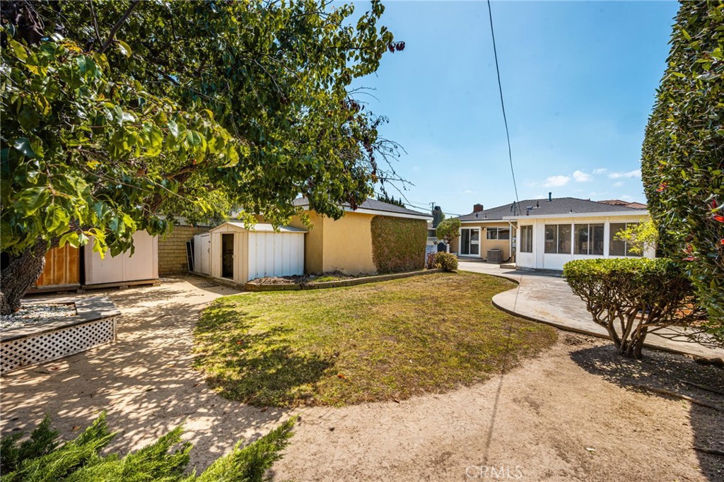 2687 Riverside