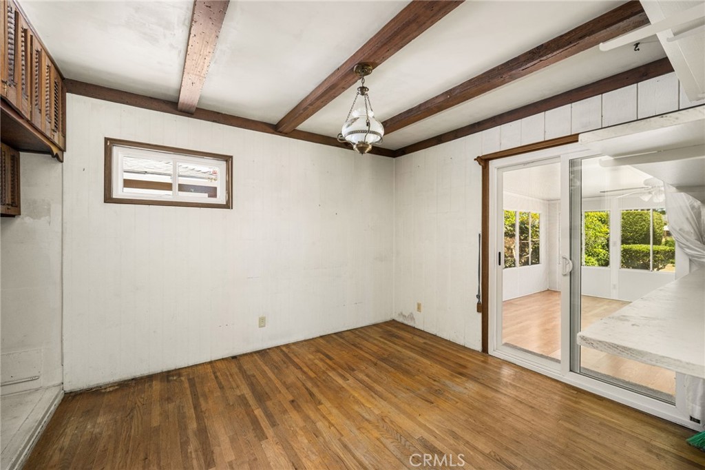 2687 Riverside