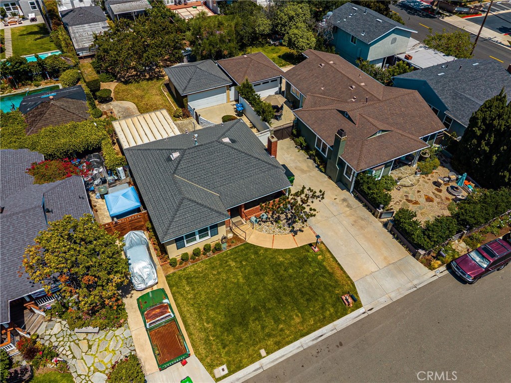 2687 Riverside