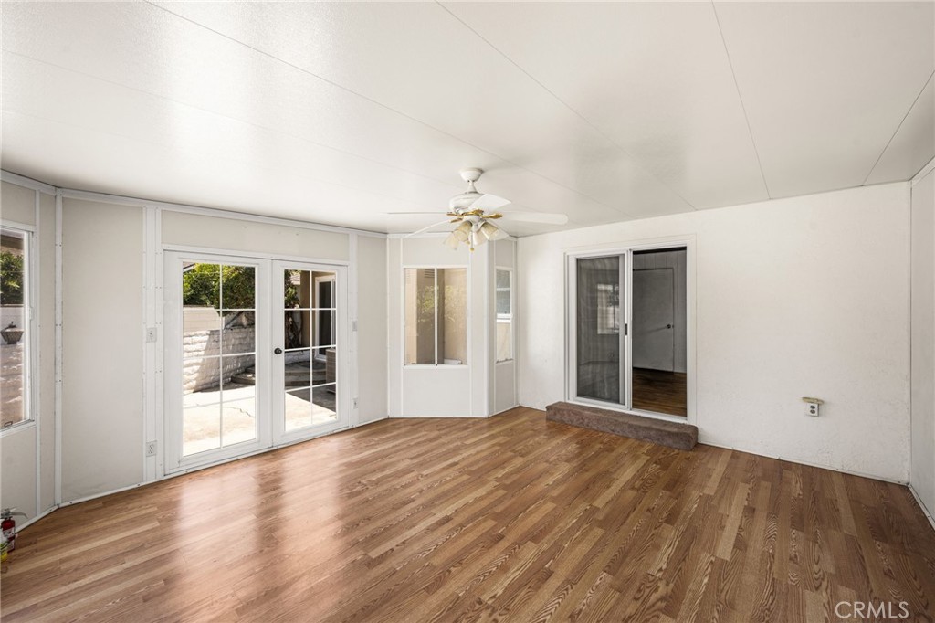 2687 Riverside