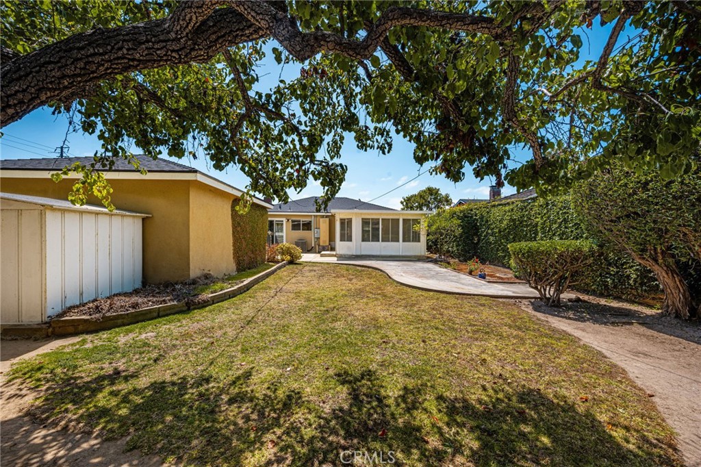2687 Riverside