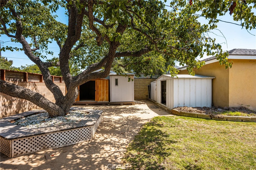 2687 Riverside