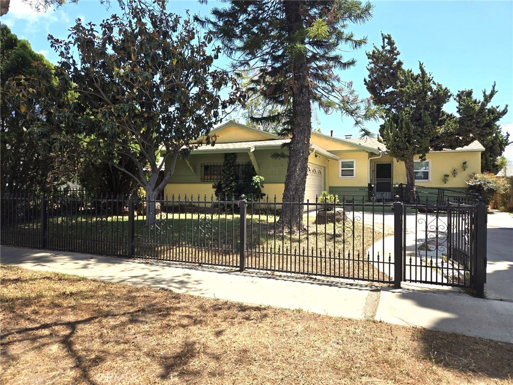 1668 W Wisteria