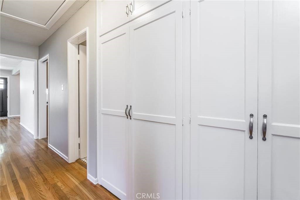 1210 E Oakmont