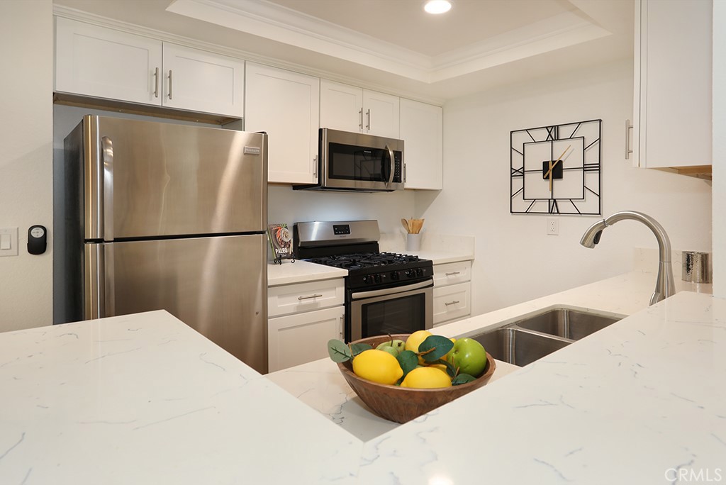 4788 Lakeview