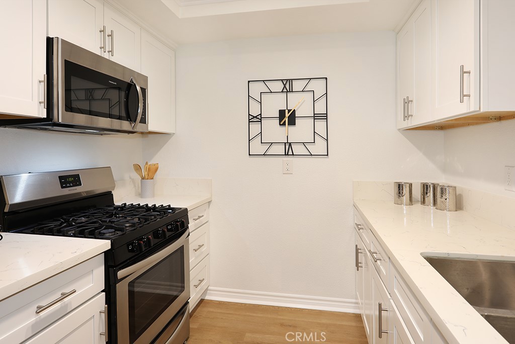 4788 Lakeview