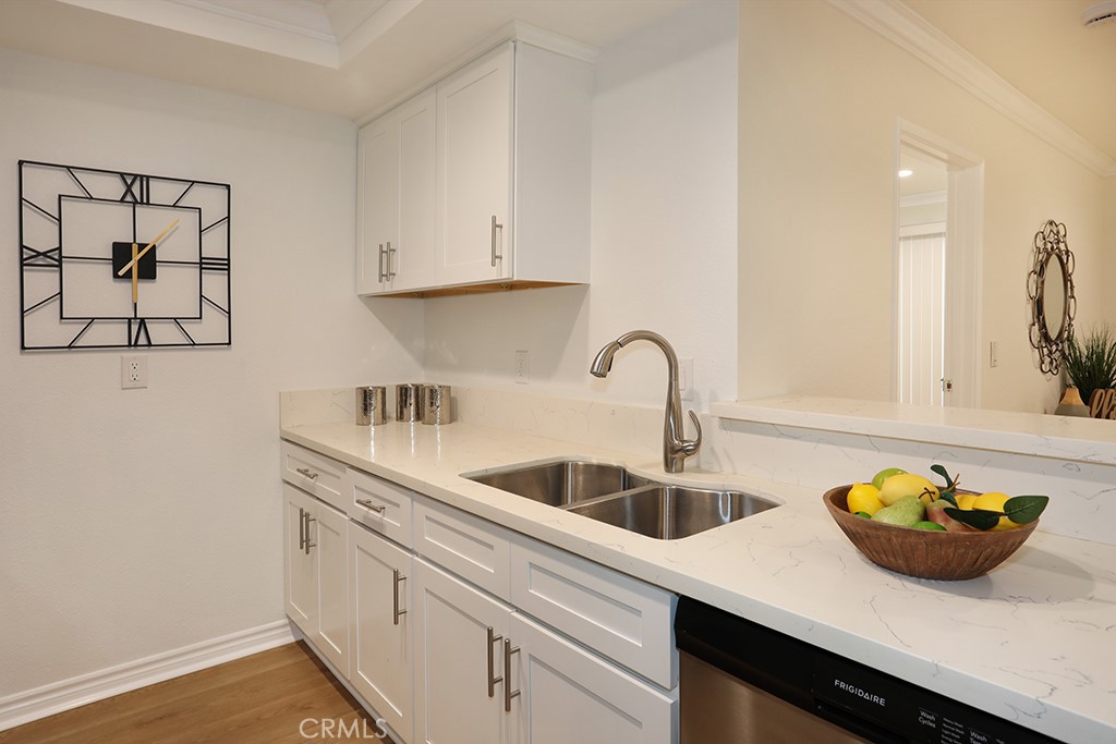 4788 Lakeview