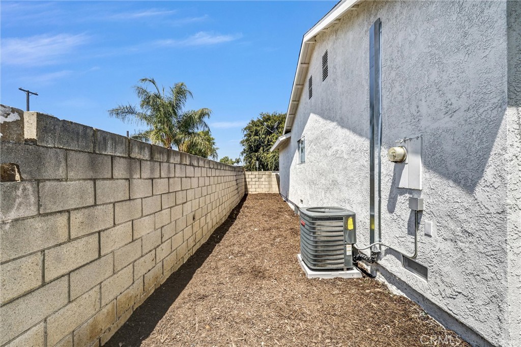 11518 Fidel Avenue