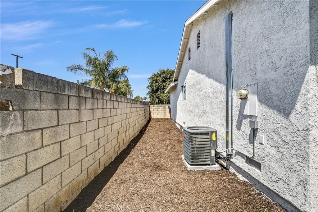 11518 Fidel Avenue