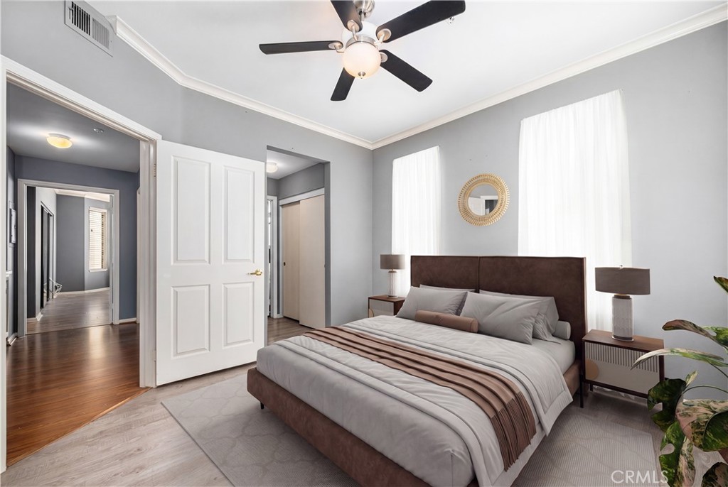425 E Ocean 440