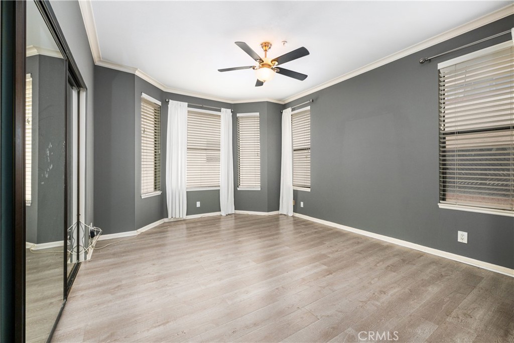 425 E Ocean 440