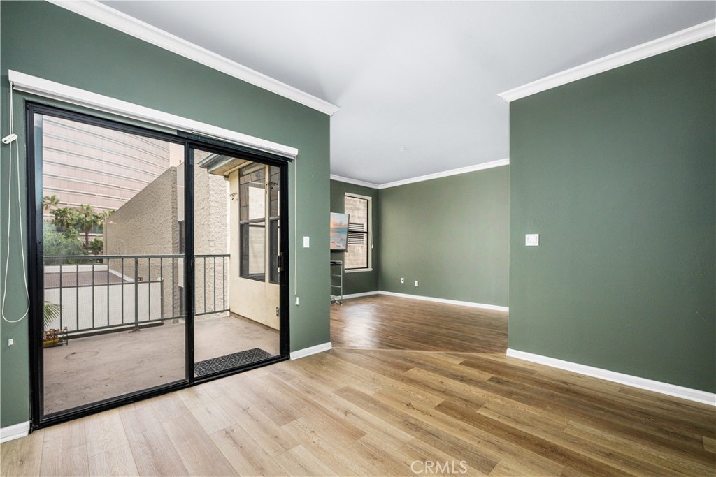 425 E Ocean 440