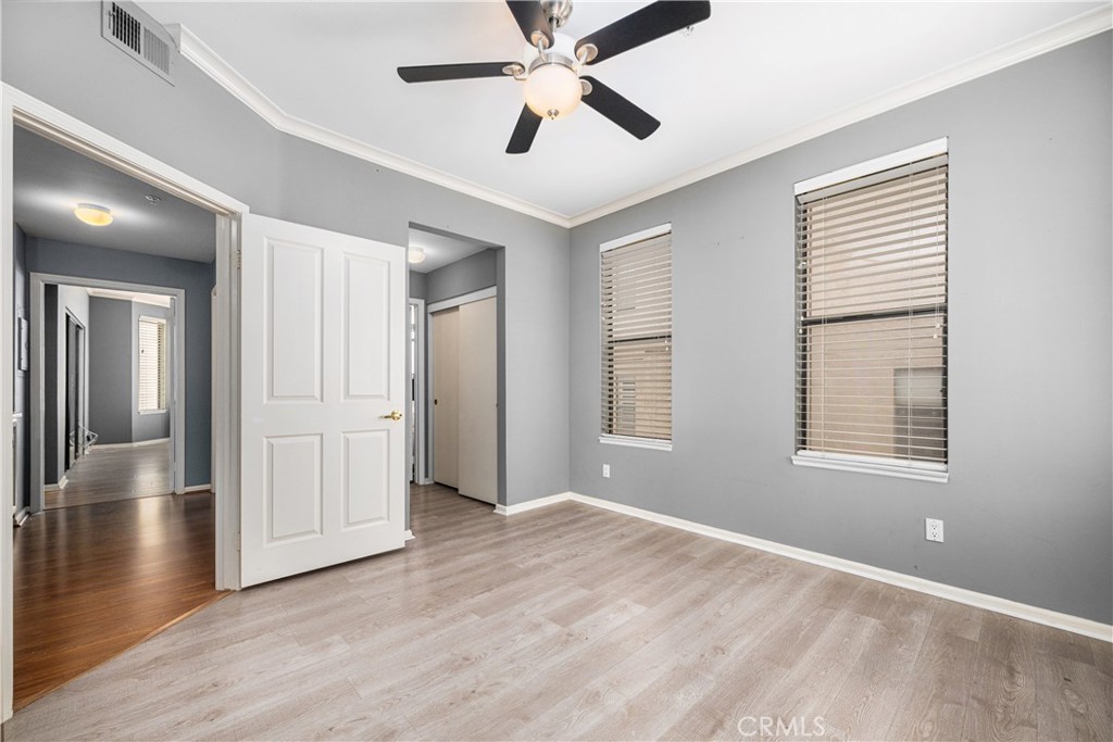 425 E Ocean 440