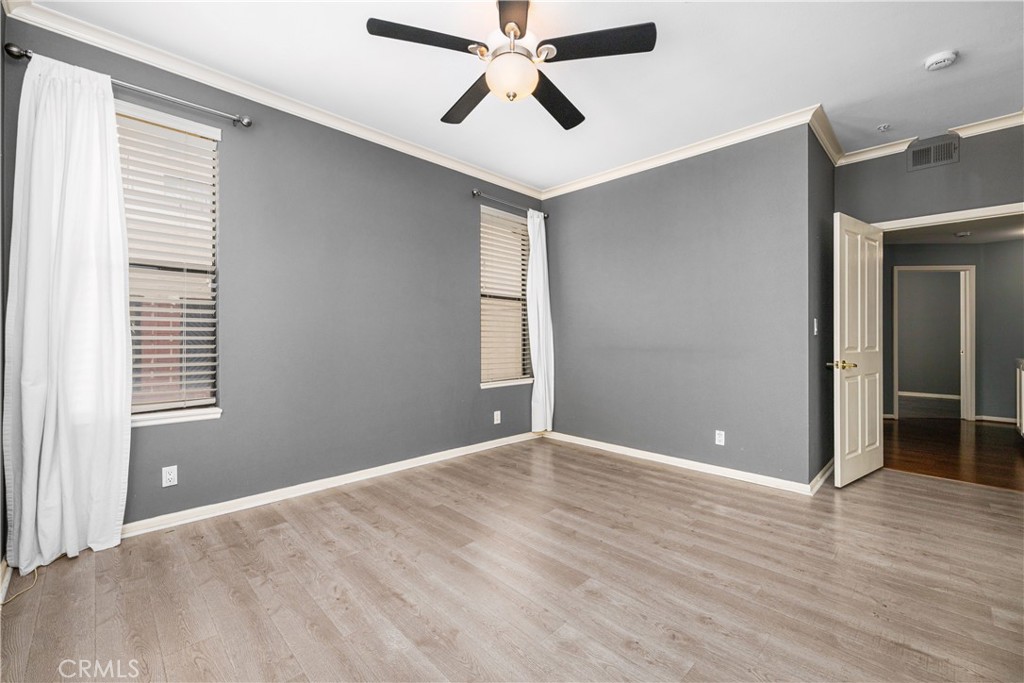425 E Ocean 440