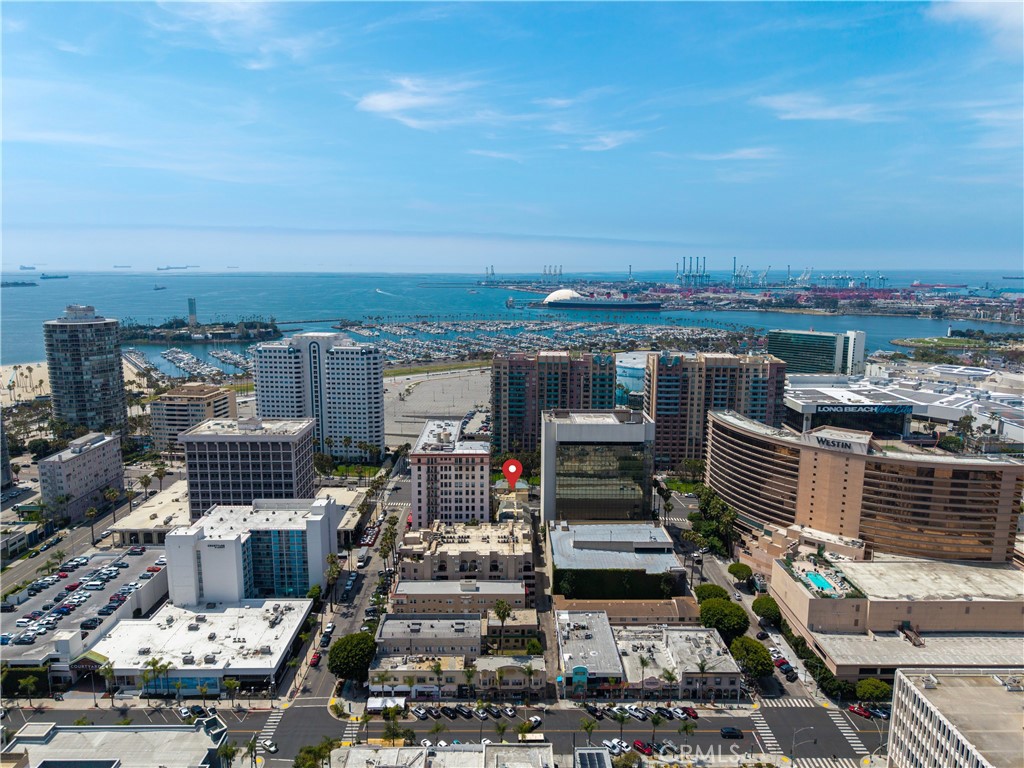 425 E Ocean 440