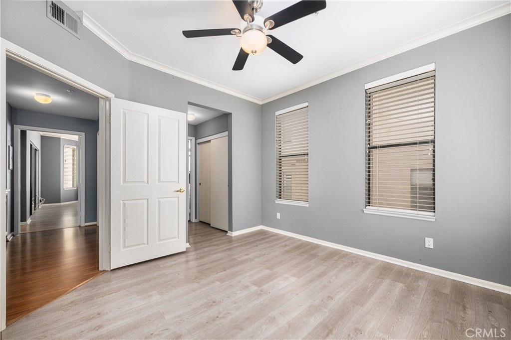 425 E Ocean 440