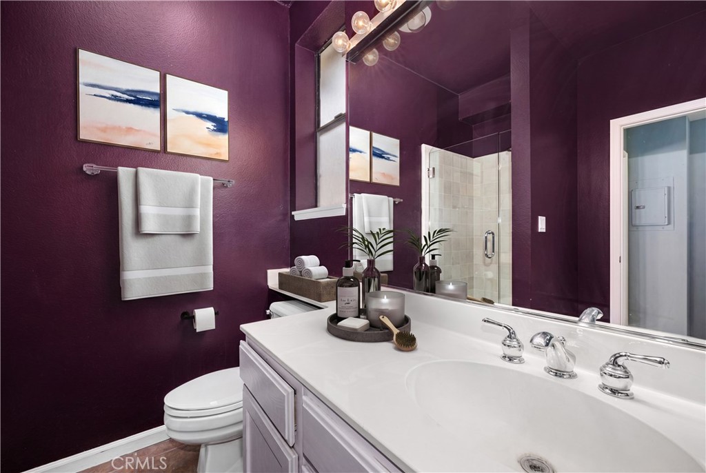 425 E Ocean 440