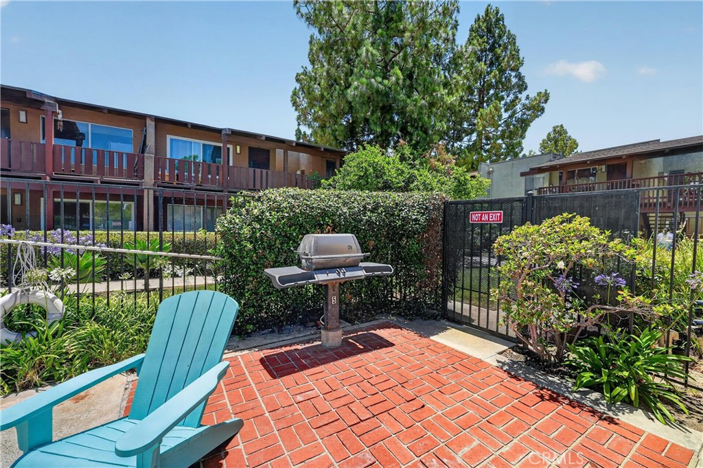 1010 W Macarthur 86