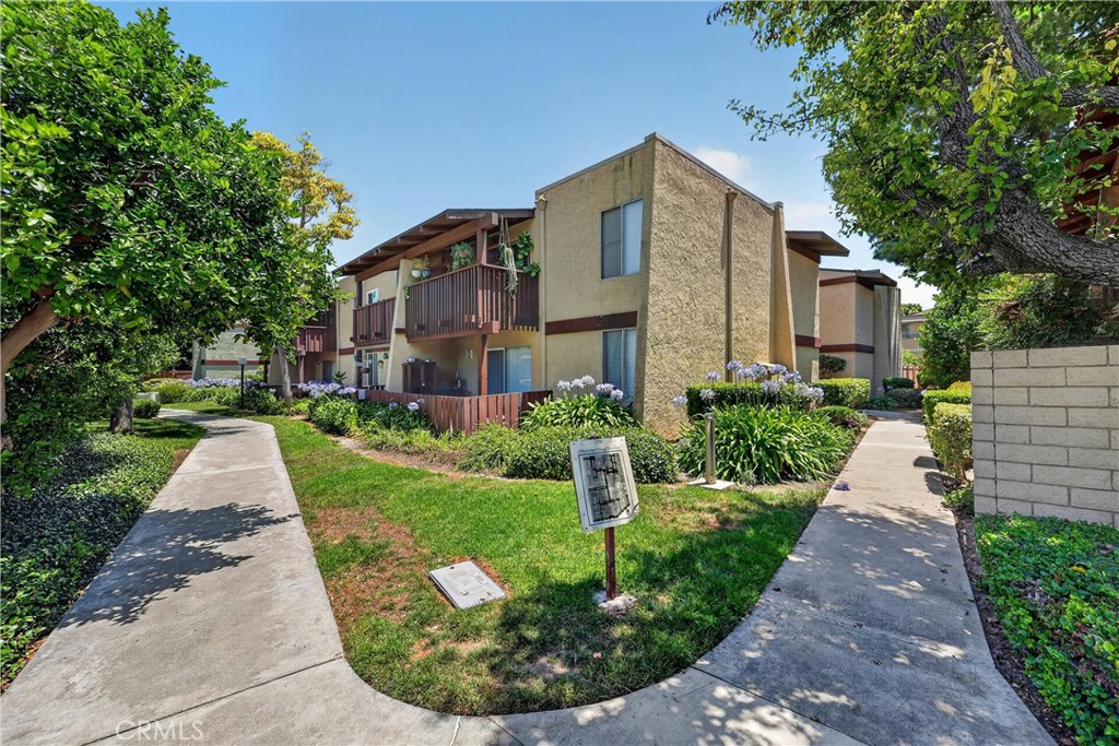 1010 W Macarthur 86