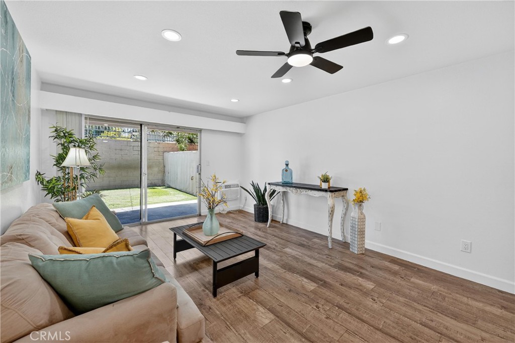1010 W Macarthur 86