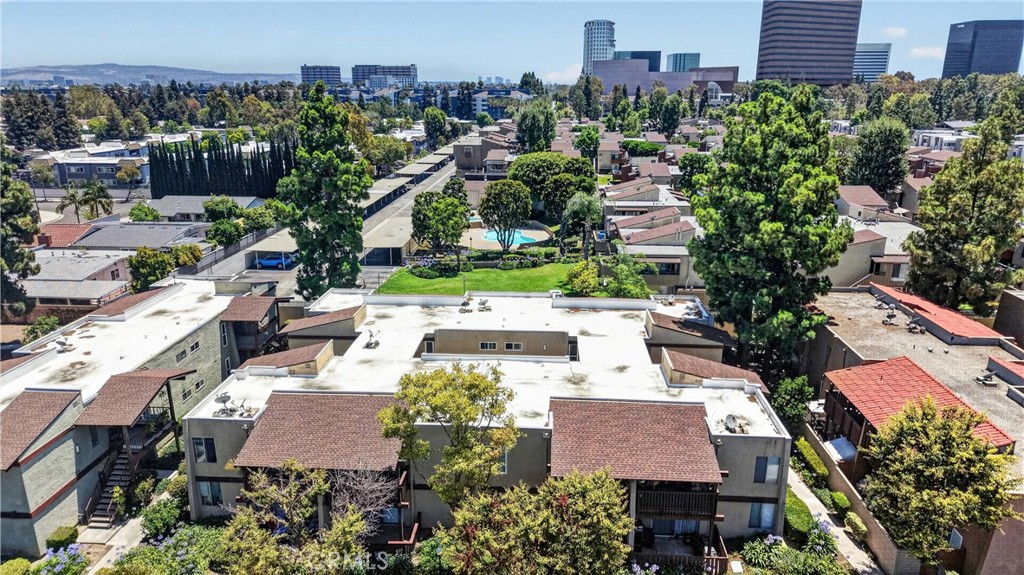 1010 W Macarthur 86
