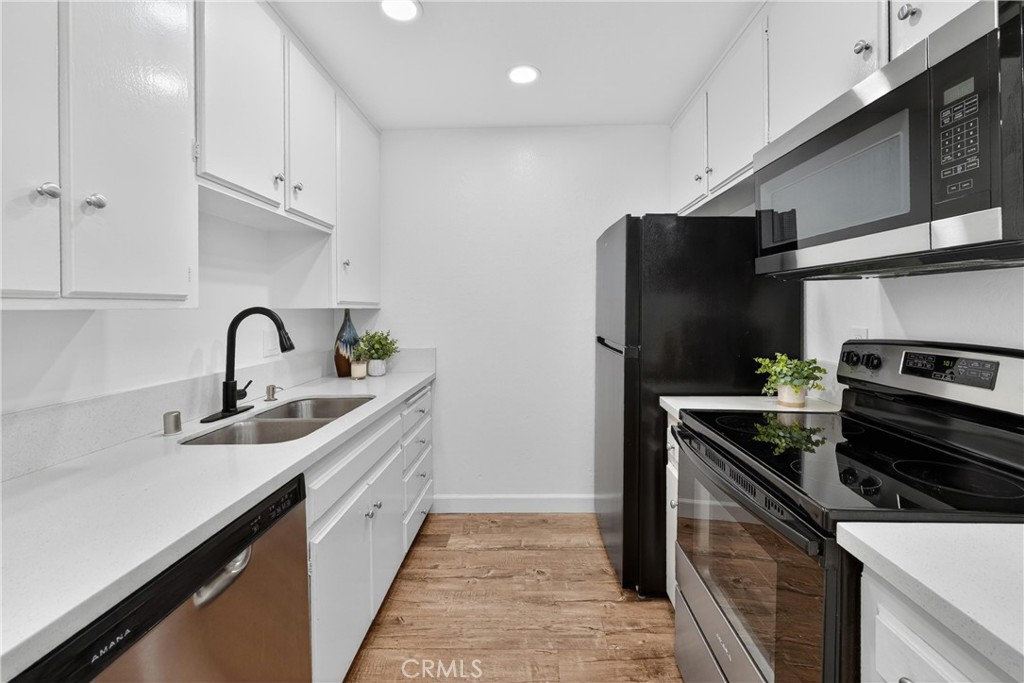 1010 W Macarthur 86