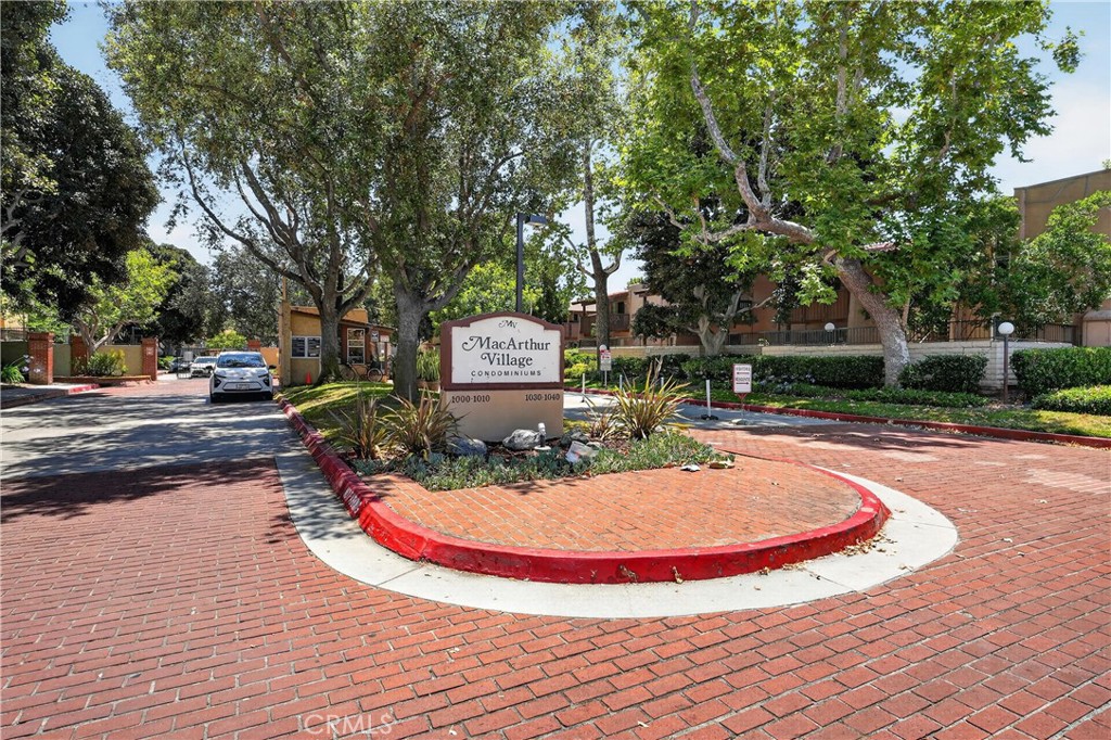 1010 W Macarthur 86