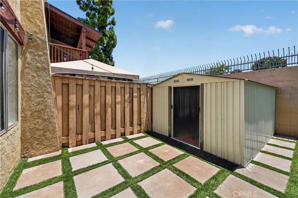 1010 W Macarthur 86