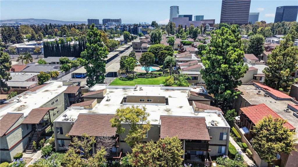 1010 W Macarthur 86