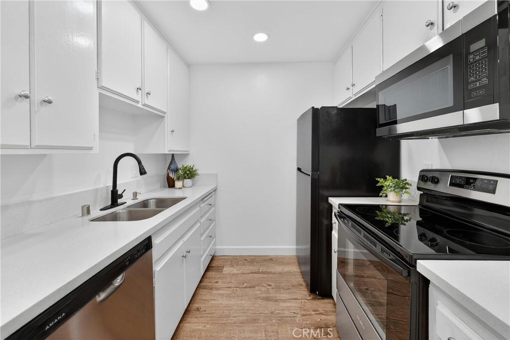 1010 W Macarthur 86