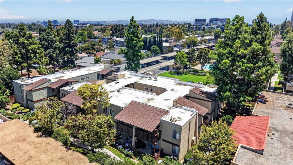 1010 W Macarthur 86
