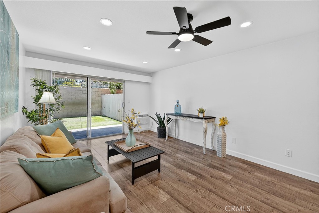 1010 W Macarthur 86