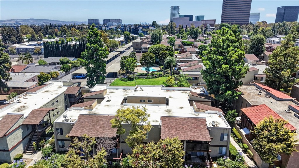 1010 W Macarthur 86