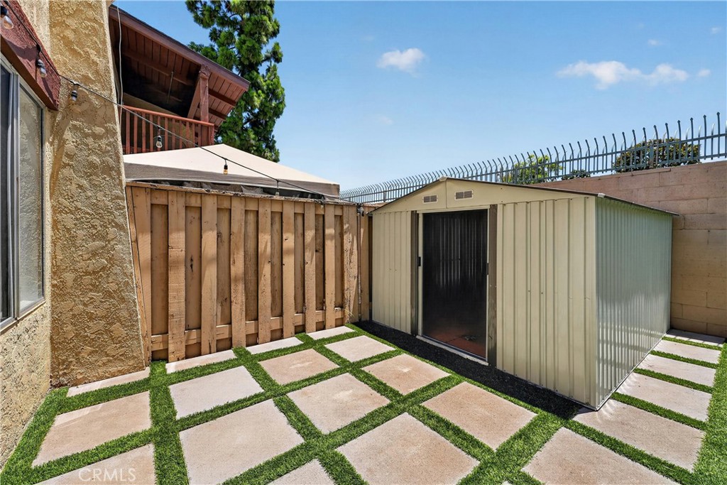 1010 W Macarthur 86