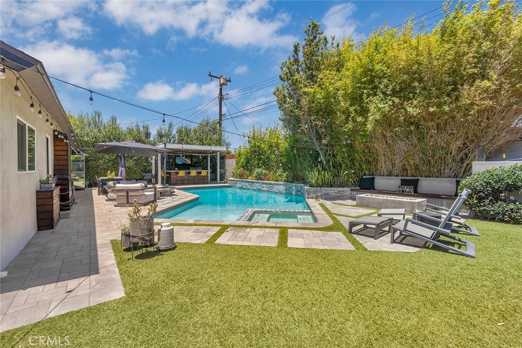 2661 Oak Knoll Drive