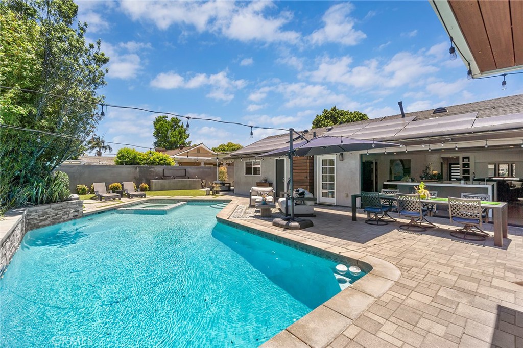 2661 Oak Knoll Drive