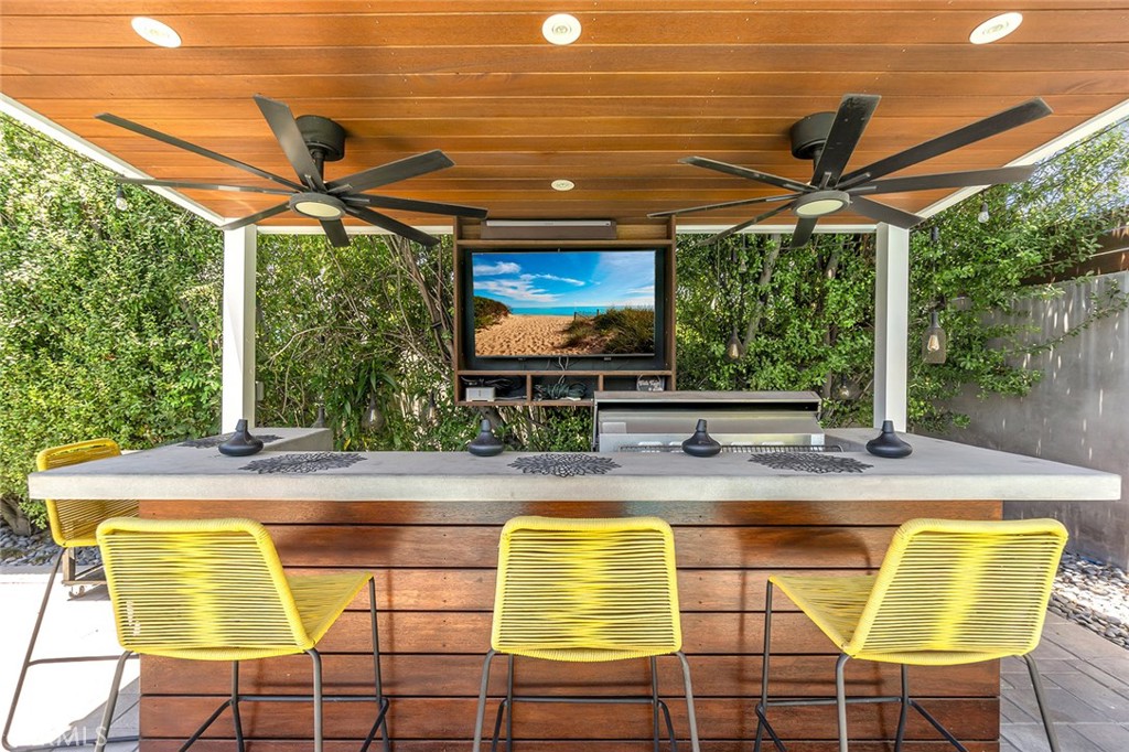 2661 Oak Knoll Drive