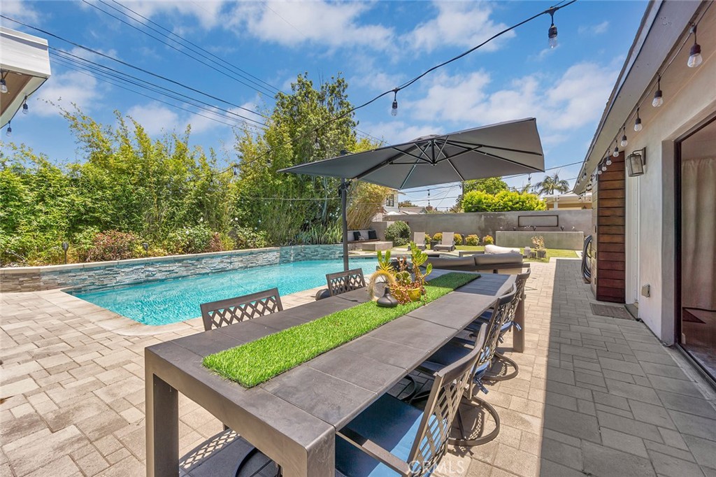 2661 Oak Knoll Drive