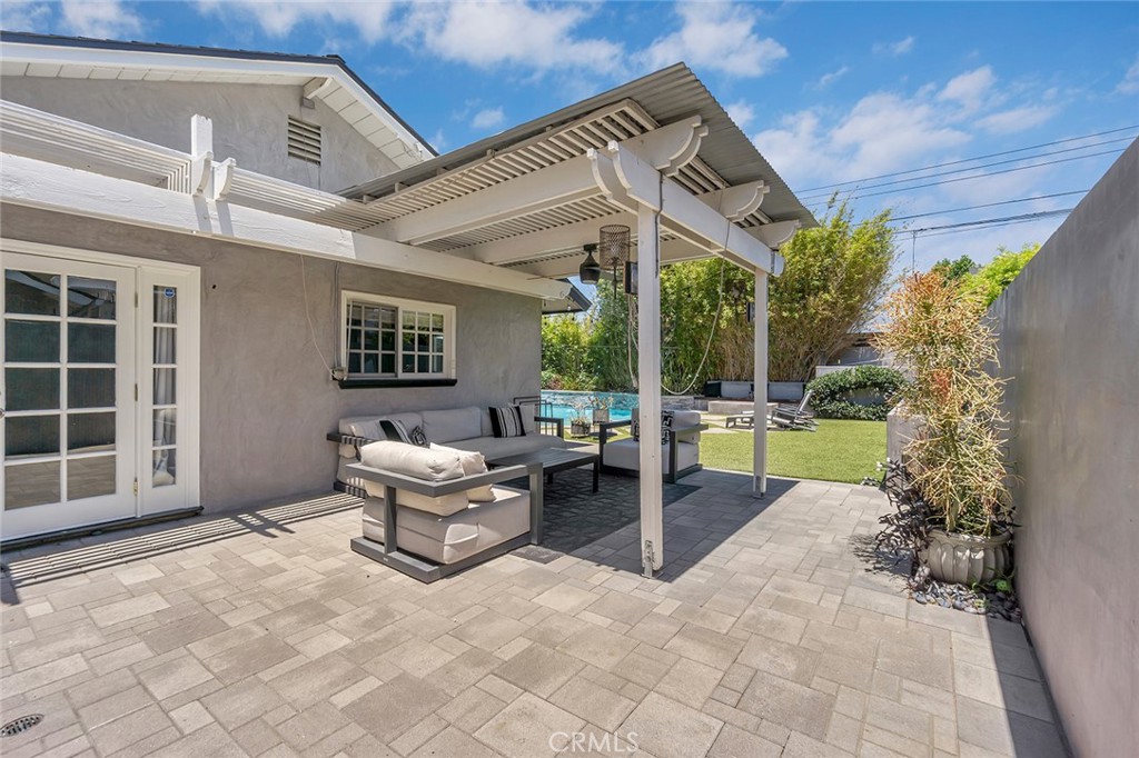 2661 Oak Knoll Drive