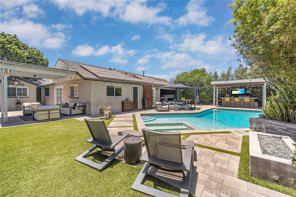 2661 Oak Knoll Drive