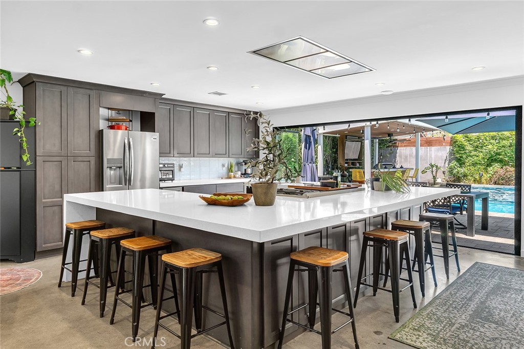 2661 Oak Knoll Drive