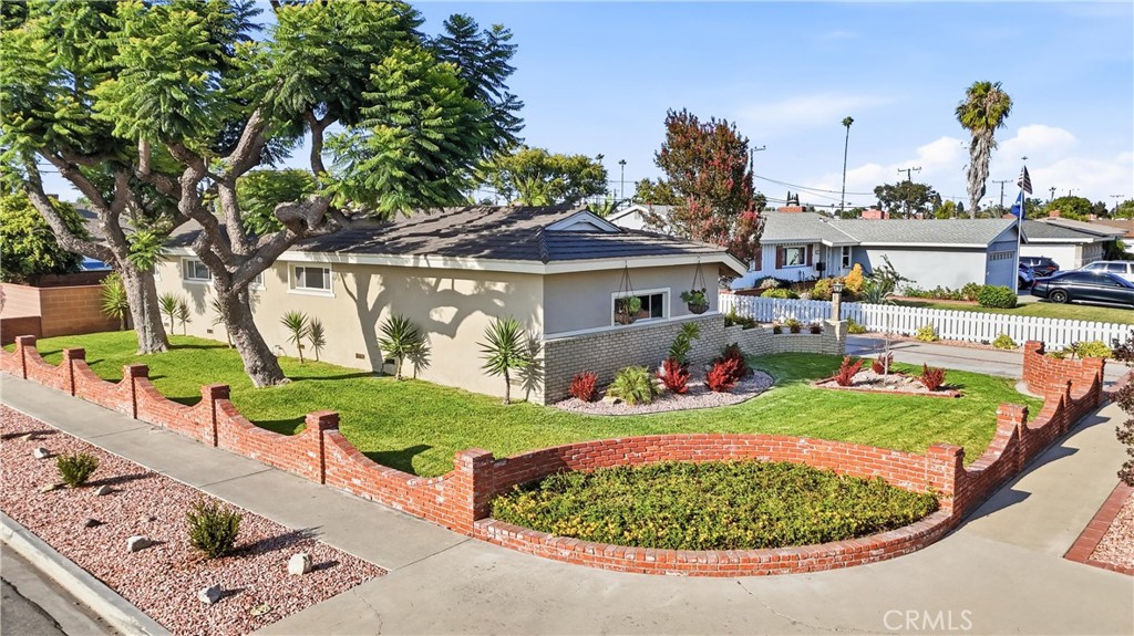 10051 Brookside Dr.