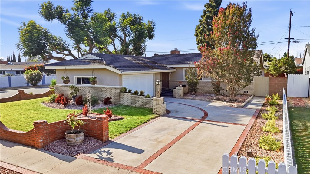 10051 Brookside Dr.