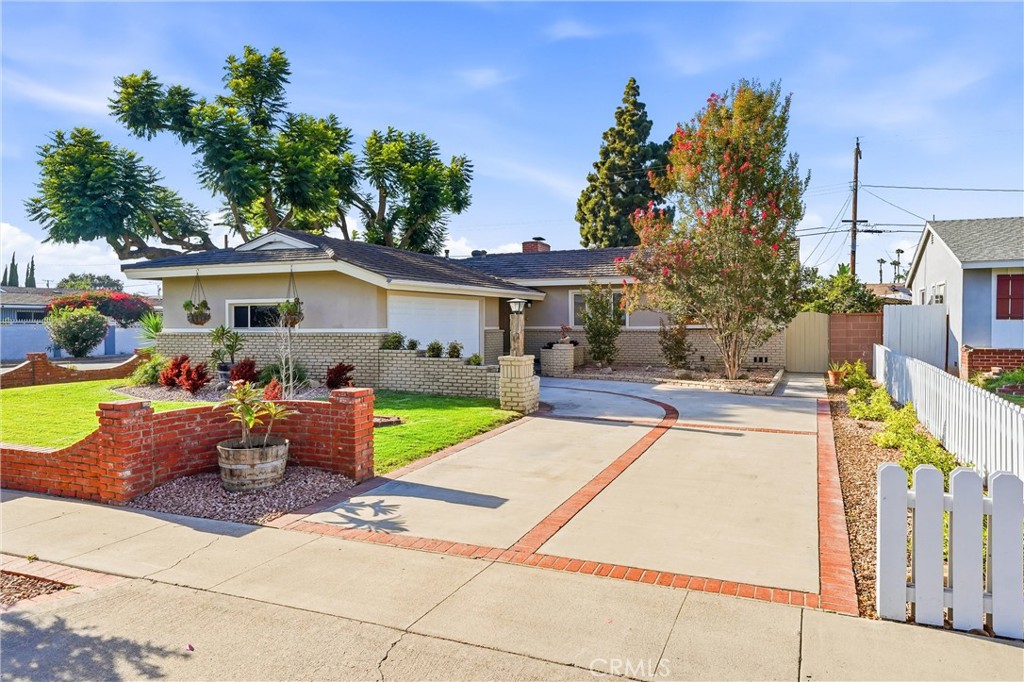 10051 Brookside Dr.