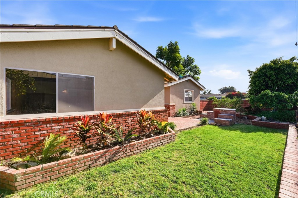 10051 Brookside Dr.